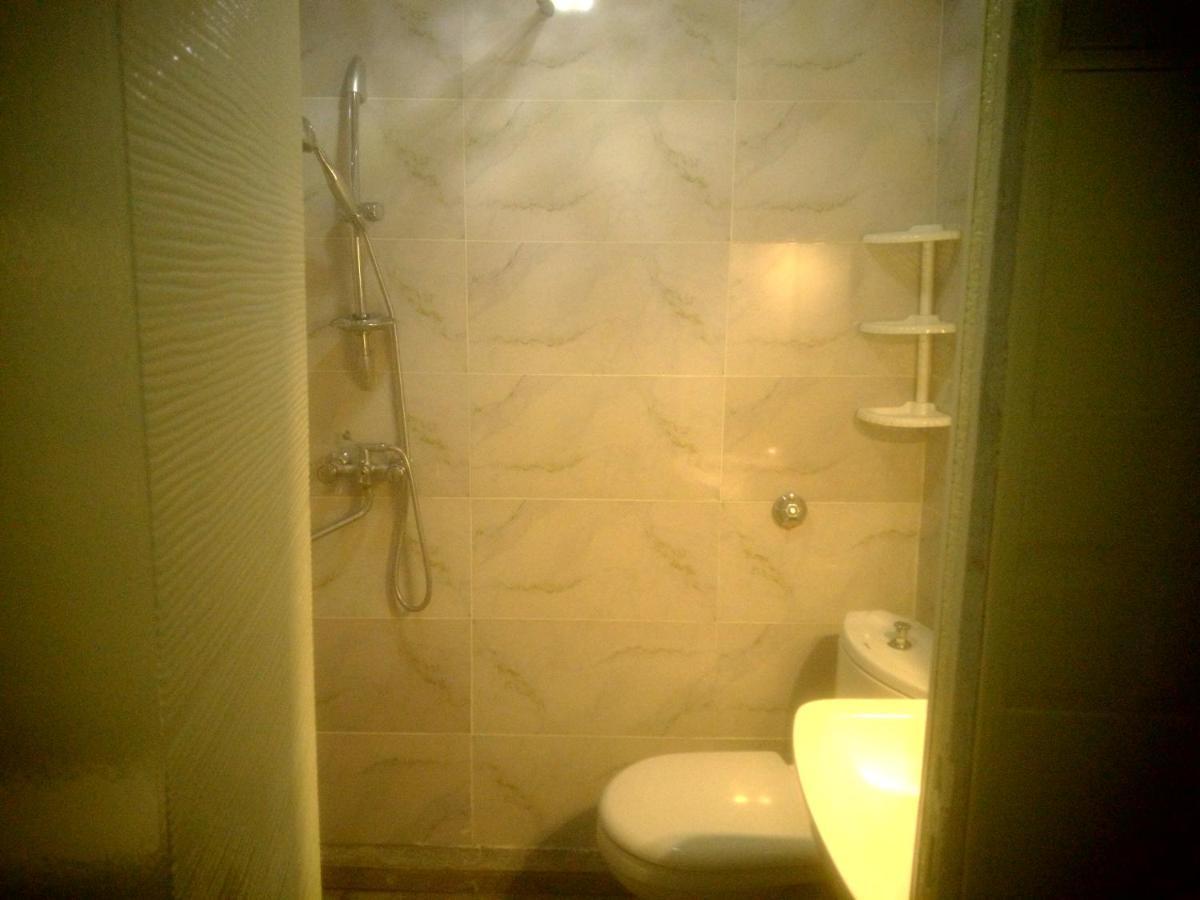 Rrooms Old City Apartment ティビリシ エクステリア 写真